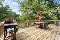 Waterfront Charming Cottage