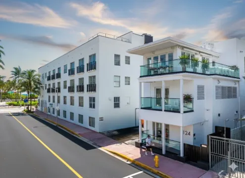 Modern Mansion of Miami- Sleeps 12- Versace Mansion Neighbor {Floor 2 & 3}