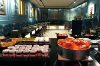 The Glam Boutique Hotel & Apt - Desayuno