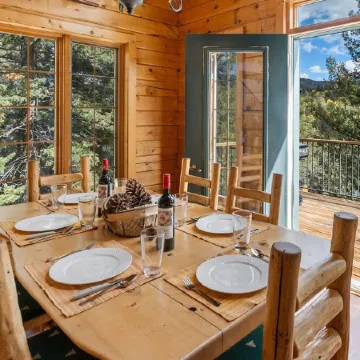 LOG CABIN w/Mtn View, Hot Tub, & Fireplace!