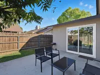 The Cozy Rustic Sequoia Wi-Fi & 2 Garage Hotels in Tulare