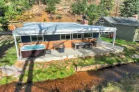 Creekside Pack Cabin with 360° Mountain Views