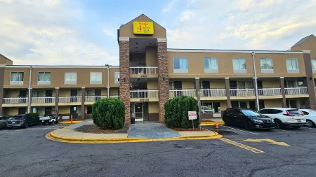 Studios & Suites 4 Less Charlotte