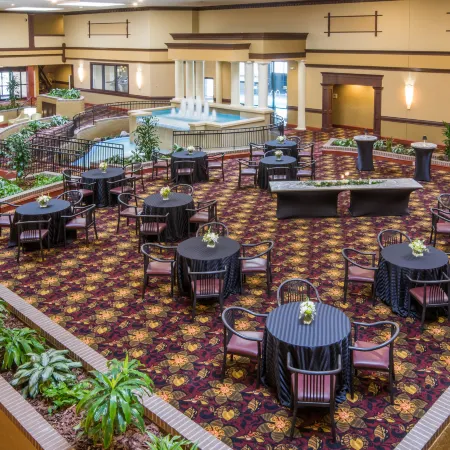 Holiday Inn & Suites CINCINNATI-EASTGATE (I-275E) by IHG