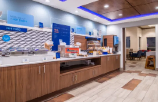 Holiday Inn Express MYSTIC - GROTON AREA by IHG