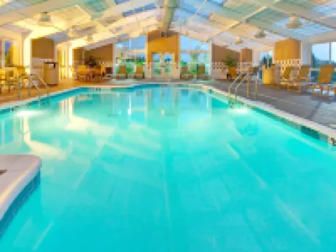 โรงแรม ฮอลิเดย์ อินน์ โฮเทล แอนด์ สวีทส์ เมมฟิส - วูล์ฟเชส แกลเลอเรีย บาย IHG โรงแรมในเมมฟิส