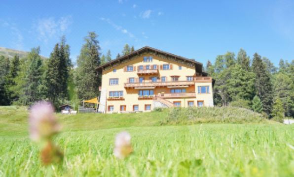 Hotel Chesa Spuondas