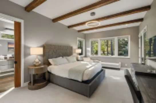 Alpine Lodge Sunriver, 5 Br Luxe, Sharc, Hot Tub, King Suites, EV, Ft Rock Park