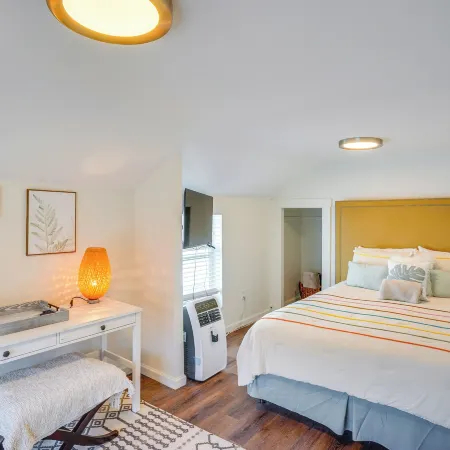 Super Walkable! Historic Home in Dtwn Long Beach