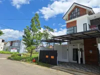 MP Villa Boulevard 43 Malang Hotels in Karang Ploso