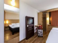 Hôtel Ibis Sisteron - 주차장