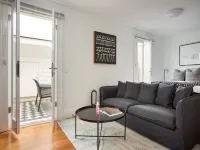 Stunning Studio with Alfresco Terrace near Trains