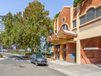 Spacious 3-Bed with Alfresco Dining by Amenities