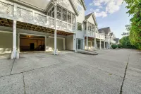 3 Mi to IU: Dog-friendly Condo w/ Pool Access! - balcony