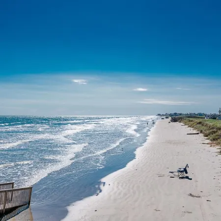 Beautiful Blue Heron Sleeps 6 Great Views