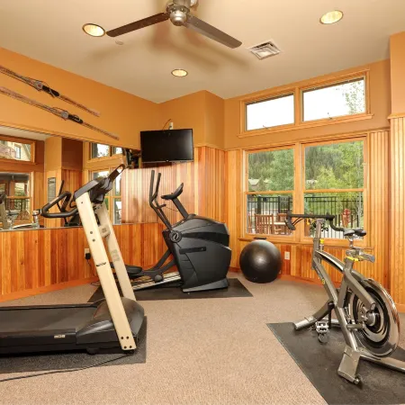 Updated 1Br Premier at Black Bear Lodge- Kids Ski Free 1 Bedroom Condo by RedAwning
