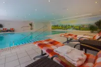 NewLivingHome Residenzhotel Hamburg - piscina