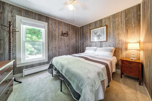 Country Home w/ Fishing Ponds Near Canadohta Lake - parking