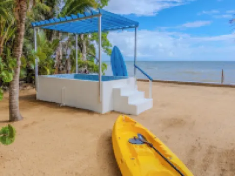 Entire Beach Villa, Pool, Snorkeling, Bikes, Paddleboards, BBQ & Window Porch