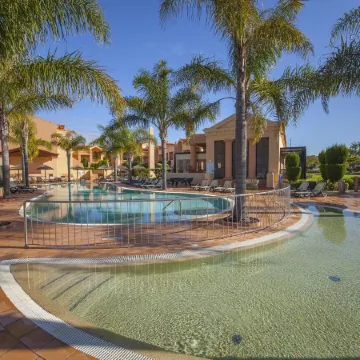 B27 - Luz Bay 2 Bedroom Apartment