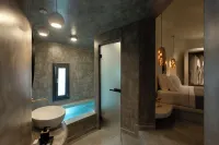 Kudos Suites Firostefani - vasca da bagno