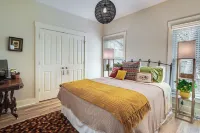 Charming Granville Home w/ Porch - Walk Downtown! -  Appartamenti vacanze