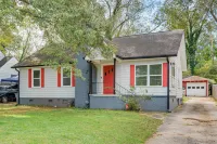 7 Mi to Dtwn Atlanta: Family Home w/ Large Yard! - 3-Star