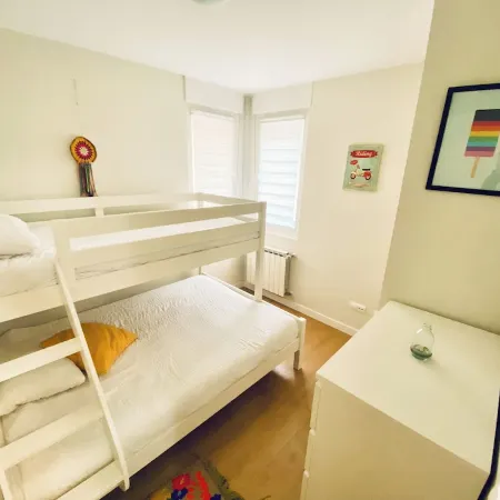 Casa Branca Cantabria: Spacious first floor with garden 500m from the beach | Wifi/Garaje