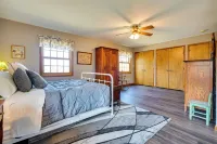 Athens Vacation Rental - 6 Mi to Ohio University! - parking