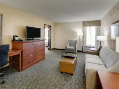 Drury Inn & Suites Marion Hotels in Marion