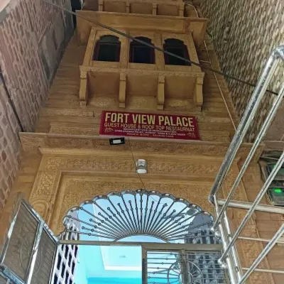 Fort View Haveli 賈斯旺達拉宮殿附近的飯店