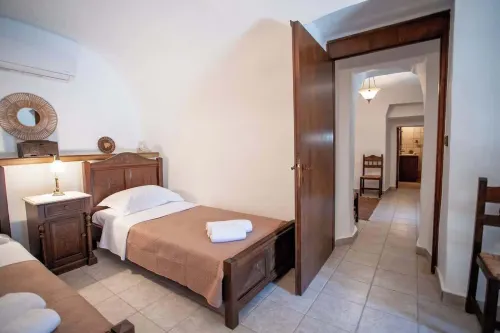 Kitta Mani Towerhouse - Mountain Views Garden Hotels in Itilo