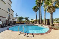 Comfort Suites Lake Jackson Clute - Pools