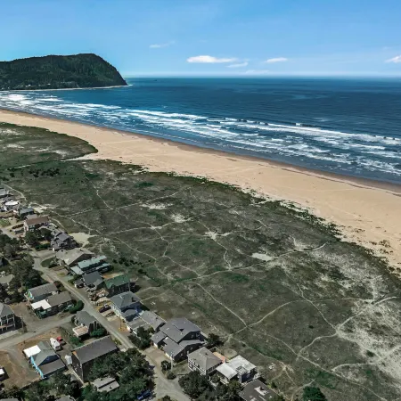 Fantastic Beach View! Oregon Escape w/ Game Room