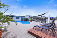 Acacia Motor Inn - piscina