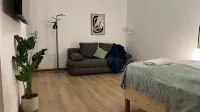 Cozy Room With Balcony Near Rennweg - Condos