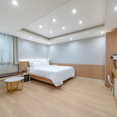 Jecheon M Motel Отели рядом с достопримечательностью «Городская администрация Чечхона»