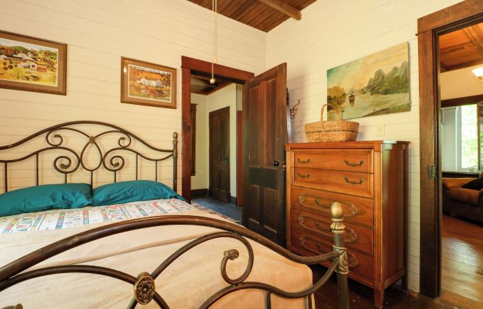 Island Cottage on Evans Lake Boat Rental Required