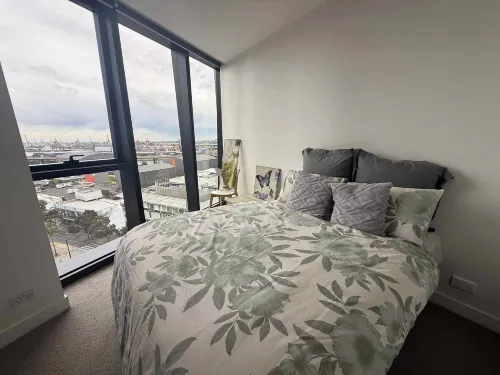 Cosy 2 bedroom apartment with pool, gym and sauna