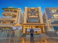 2 BHK Flat Gachibowli # 302 Hotels near Rohini