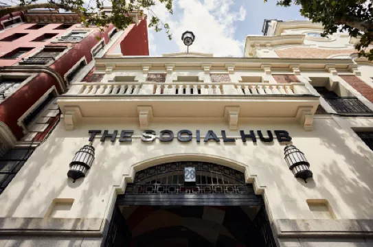 The Social Hub Madrid 4 star Отели рядом со станцией Железнодорожная станция Пио Принсипе