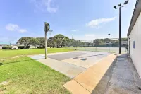 Summer Winds Resort Condo w/ Ocean Views!