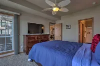 Lake-View Pool and Boat Slip! Ozarks Condo - Wifi