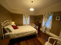 Awen Cottage - Where Heritage meets the heart of Tenterfield - Balcony