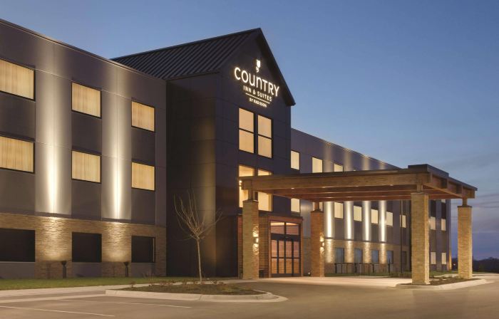 Country Inn & Suites by Radisson, Lawrence, KS
