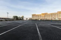 Hampton Inn Guntersville - parking