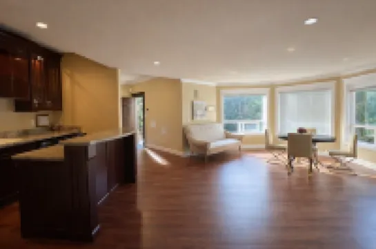 Private Executive Suite | Separate Entrance | Free Parking | 1,190 Square Feet