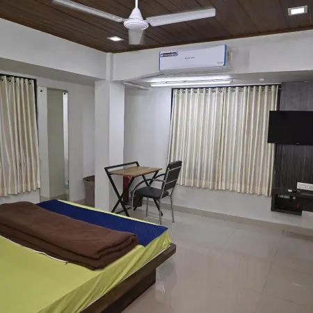 Sparks Fly Serviced apartments Vashi