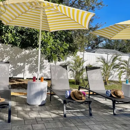 Free Heated Pool, Baby Gear, Shuffleboard, EV charger, Near beach, UTC mall, SRQ
