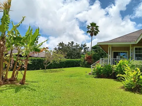 Albatross Ohana~Top location~3 bedroom house w/ loft, waterfall views~ small pet